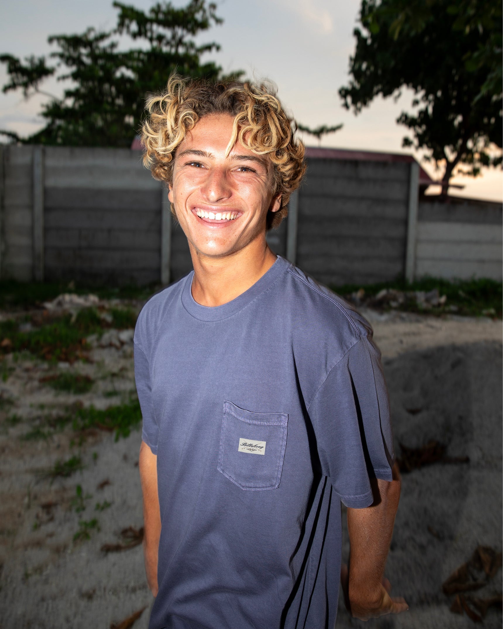 Billabong Essential Pocket Wave Washed Premium Short Sleeve T-Shirt - Graystone